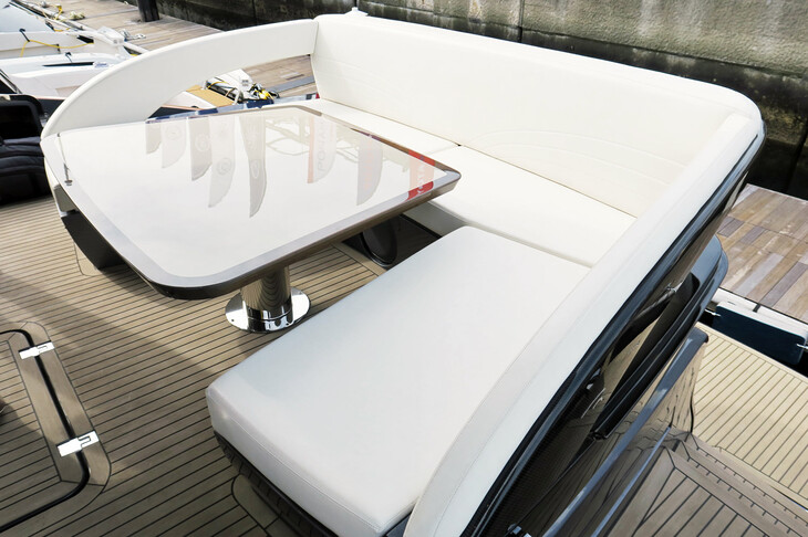 レクサスLY650（リアデッキ）