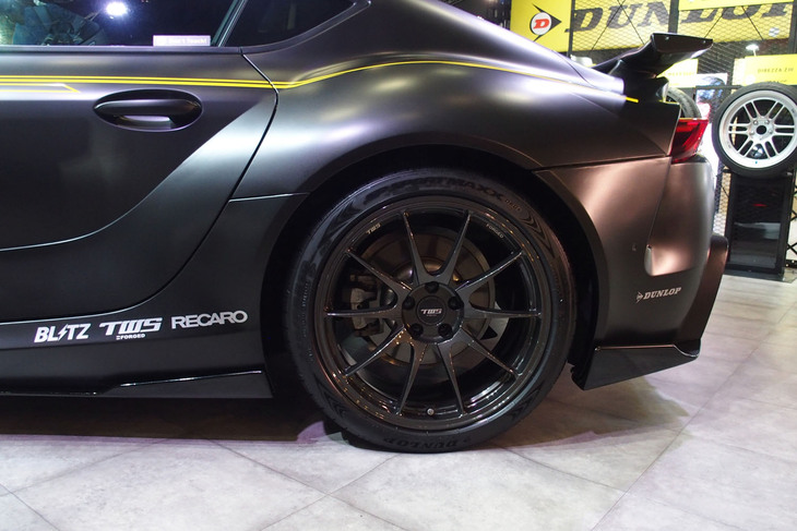 「ダンロップSP SPORT MAXX 060＋」が装着された「トヨタ・スープラDUNLOP otona GARAGE Edition」