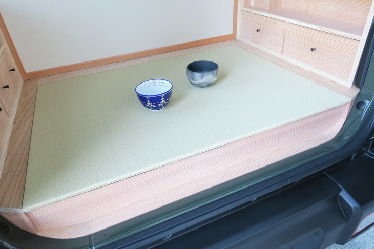 “茶室部”の床面。どう見ても畳だが、実は和紙でできている。