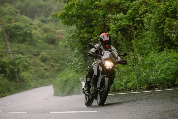 スムーズで洗練された回転フィールも、このエンジンの特徴。パワーが程よいこともあり、ストリートでも高回転まで回すことができる。