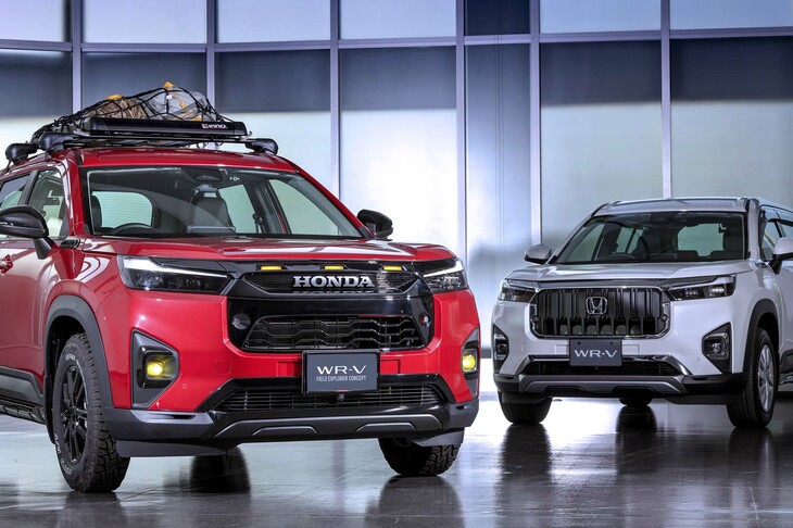 純正アクセサリーを装着した「WR-V」（写真右）とのツーショット。