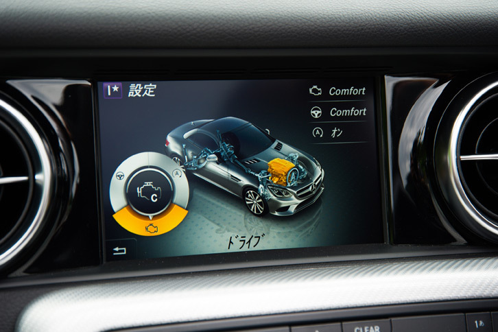 「ダイナミックセレクト」で「インディビデュアル」を選ぶと、パワーステアリングやエンジンレスポンスなどの制御を個別に調整できる。