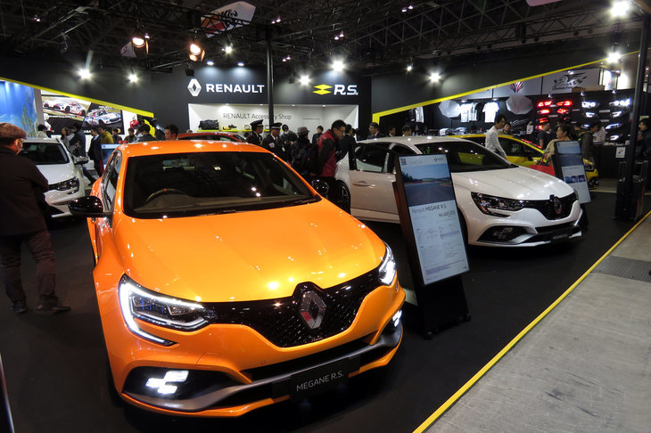 東京オートサロン2019より、ルノーブースの様子。
