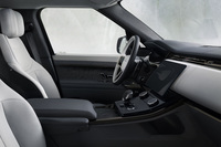 センターコンソールには、ハプティックフィードバック（触感）機能付きの13.1インチフローティング式タッチスクリーンが配置される。