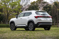 グレードは「X」（209万8800円）と「Z」（234万9600円）、そして今回の試乗車「Z＋」（248万9300円）の3つをラインナップする。