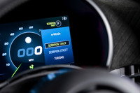 ブランド初の電気自動車「アバルト500e」が日本上陸の画像