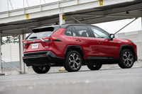 価格は469万円から539万円。災害や停電などに備える官公庁向けの、廉価モデルがあってもいいかもしれない。