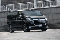 トヨタ・グランエース プレミアム