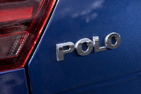 試乗車の外装色「リーフブルーメタリック」は、3万8500円のオプション。これを含め「ポロTSI Rライン」には全4色のボディーカラーが設定されている。