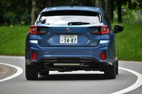リアビューこそはまさに先代ゆずり。カメラマンが「新型なの!?」と驚いたのはこのせいかもしれない。