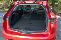 荷室の容量は580～1695リッター。写真の通りスクエアなスペースとして使える。