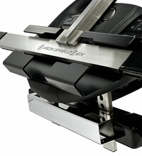 ハンドル本体やロック部分の非切断や非破壊を実現する“SHIELD＋”（シールドプラス）も用意される。