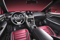 「NX200t“Fスポーツ”」
    