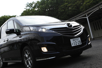 特別仕様車からカタログモデルに“格上げ”された「グランツ」の特徴は、なんといってもこのフロントマスク。
    