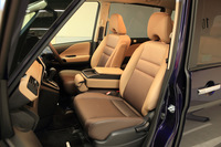 座面と背もたれのグラデーションが特徴的な「プレミアムインテリア」のシート。表皮にはジャカード織物と合成皮革が使用されている。