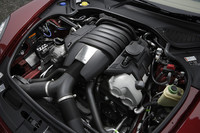 PDK仕様車には、アイドリングストップ機構も備わる。カタログ燃費は9.7km/リッター（10・15モード）。
