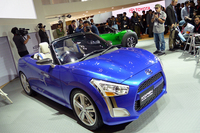 2013年の東京モーターショーで発表されたコンセプトカー「KOPEN（コペン）」。（写真＝webCG）