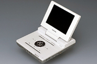 東芝のポータブル機「MTV-S10」（オープン価格）。