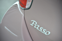 トヨタ・ヴィッツ 1.3ジュエラ（FF/CVT）／パッソ 1.0+Hana（FF/CVT）【試乗記】の画像