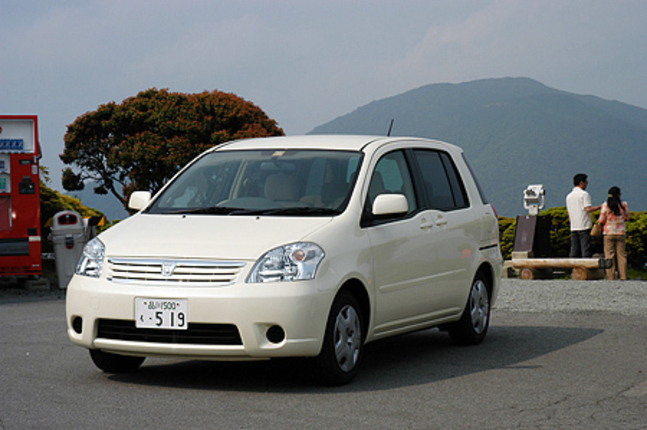【スペック】全長×全幅×全高＝4045×1690×1535mm／ホイールベース＝2500mm／車重＝1190kg／1.5リッター直4DOHC16バルブ（109ps／6000rpm、14.4kgm／4200rpm）／車両本体価格＝161.8万円（テスト車＝215.7万円）