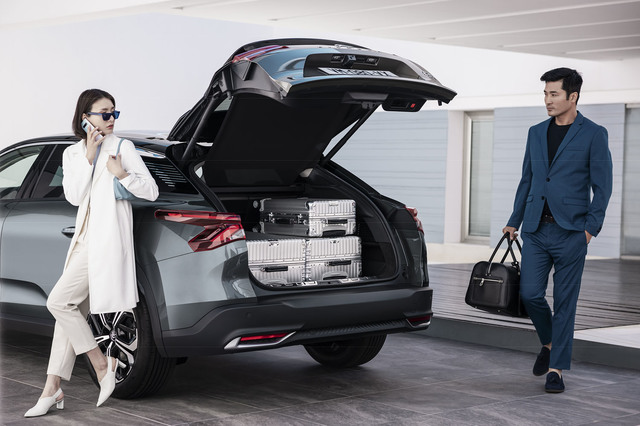 シトロエンの新たなフラッグシップモデル「C5 X」がデビュー