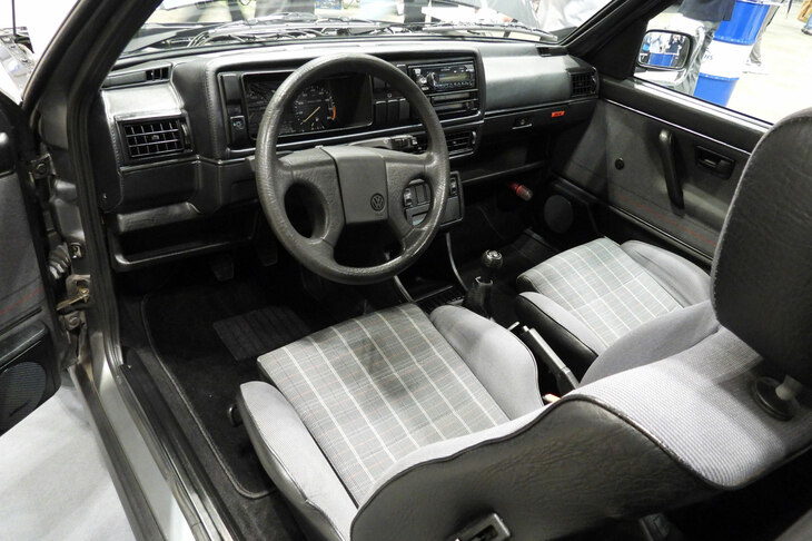 フォルクスワーゲン・ゴルフGTI-16 v（1990年）