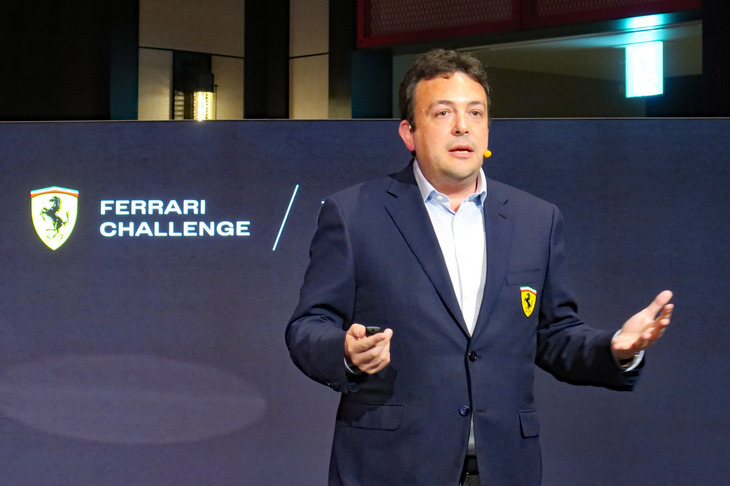 説明会にはコルセ・クリエンティのアジア・パシフィック地域における責任者であるフィリッポ・ザニエール氏も参加。カスタマーにモータースポーツの場を提供する、フェラーリの取り組みを説明した。