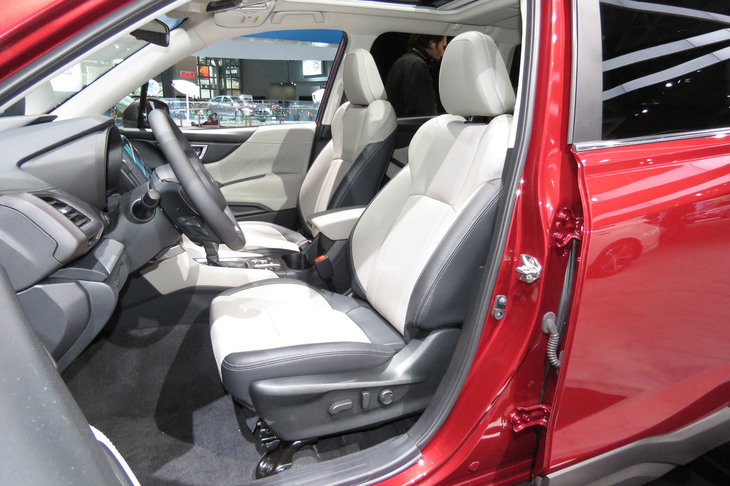 スバル・フォレスター（フロントシート）