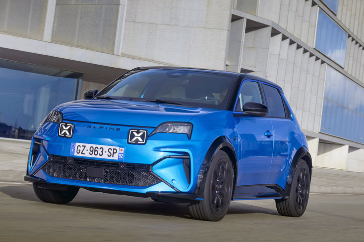 既出のアルピーヌのBEVである「A290」。2024年6月のルマン24時間レースで発表された。