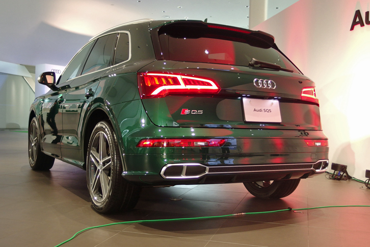 安全装備の充実も、「SQ5」のセリングポイントのひとつ。通常はオプション扱いとなる「アウディサイドアシスト」や「アウディプレセンスリア」などが標準で備わる。