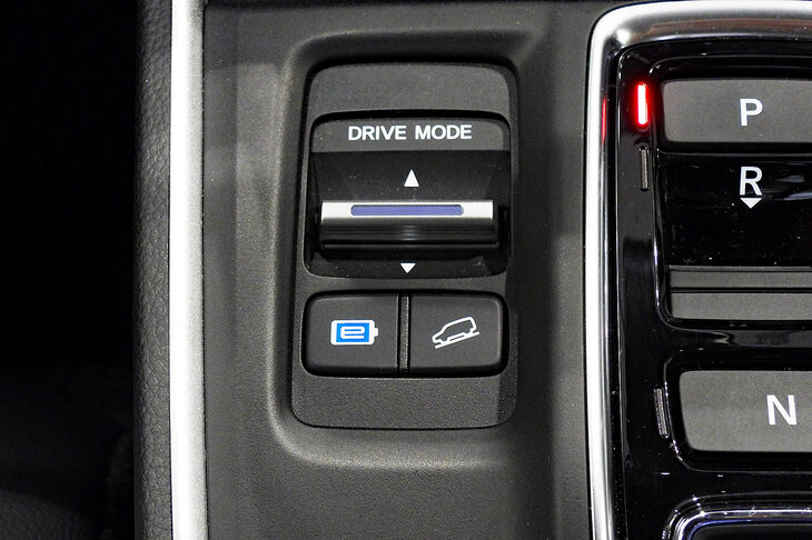 ホンダCR-V e：FCEV（エネルギーマネジメントモードのスイッチ）