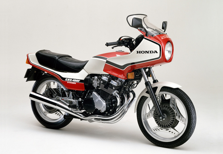 1982年「ホンダCBX400Fインテグラ」。ホンダとしては久々に登場した400マルチだったCBX400Fに、国産初となるフェアリングを標準装備したモデル。
