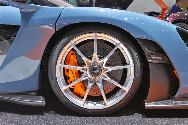 マクラーレン・セナ（タイヤとホイール）