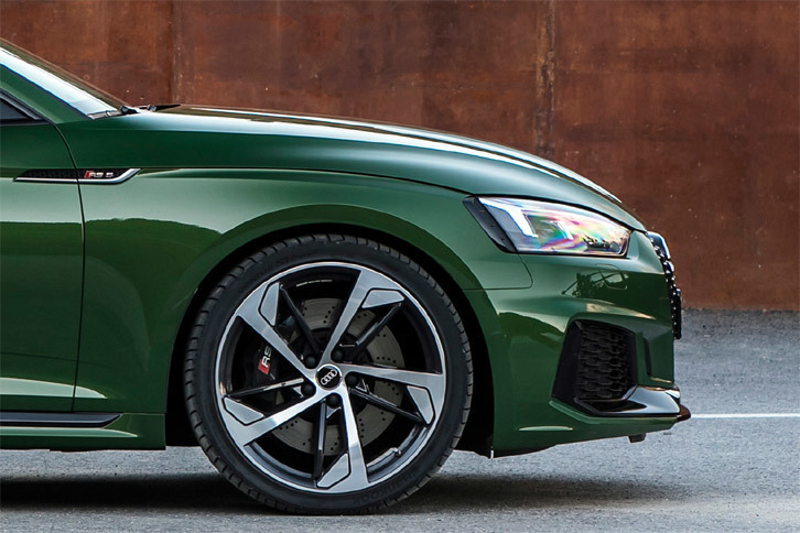 桂 伸一氏がフランスで試乗した「アウディRS 5クーペ」には、ハンコックの「ヴェンタスS1エボ2」が装着されていた。