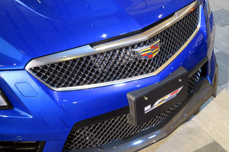 キャデラックATS-Vベクターブルースペシャル（フロントまわり）