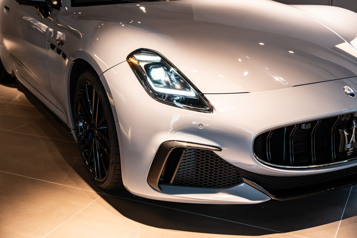 マセラティ・グランカブリオ トロフェオ（ヘッドランプ）