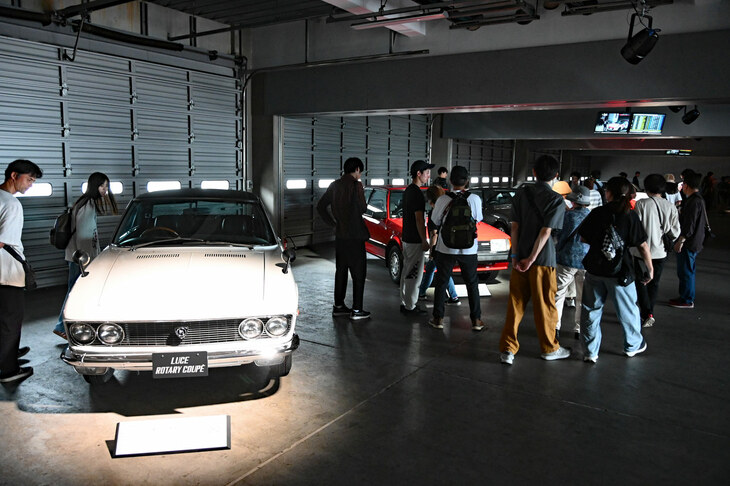 1階ピットでは「マツダ・ミュージアムIN FUJI」と銘打って、広島のマツダミュージアムに収蔵されているヒストリックカーを展示していた。