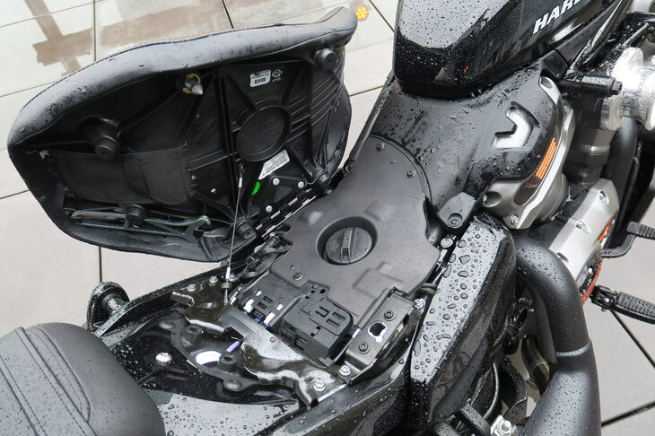 ハーレーダビッドソン・ナイトスター（給油口）