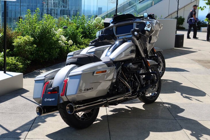 ハーレーダビッドソンCVOストリートグライド