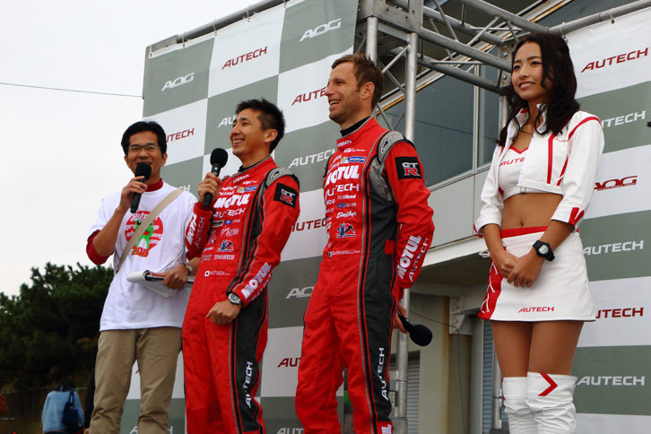 ゲストとしてイベントに参加した松田選手とロニー選手、菅野さん。トークショーを行うなど、一日を通してファンとの交流を楽しんだ。