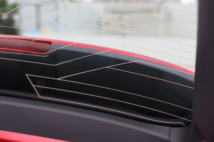 ホンダ・ヴェゼルe：HEV RS（バックドアのガラスプリントアンテナ）