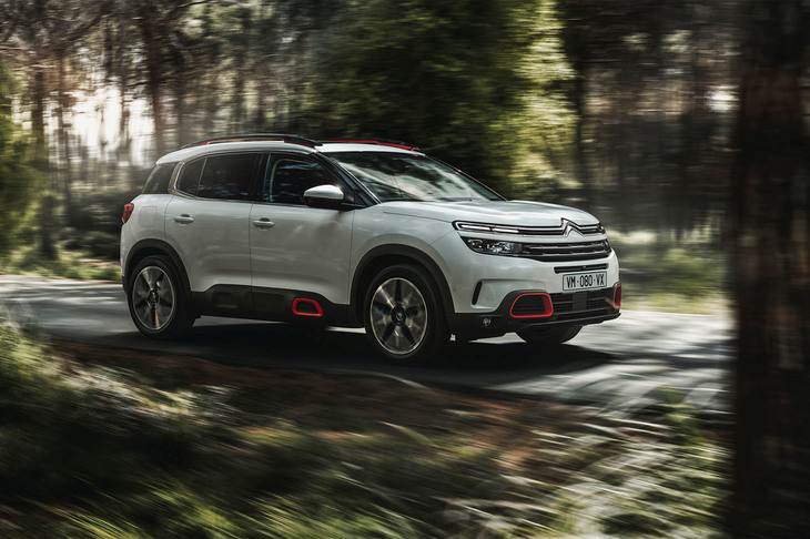 2019年5月28日に発売された「シトロエンC5エアクロスSUV」。本国仕様や中国向け仕様などには、車名末尾のSUVが付かない。