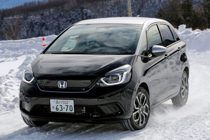 シンプルなビスカスカップリング式4WDは、ホンダのなかでは「生活四駆」という扱いだが、同システムを搭載した「フィット」の4WD車は、雪道でも走りが楽しめるクルマになっていた。