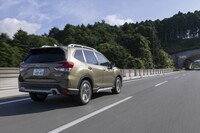 「ソルウス4S HA32」は雪上性能を強化した本格的なオールシーズンタイヤだ。ふだんは夏タイヤと同じように走れる一方で、突然の雪にも慌てずに対処できる雪上性能が備わっている。