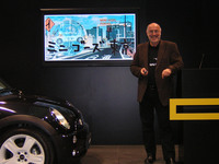 「MINI」のデザイナーだったゲルト・フォルカー・ヒルデブラント氏。2006年11月に東京で。