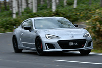 カラーバリエーションは他のグレードと同じ全7色。これとは別に、「BRZ STI Sport」には専用色「クールグレーカーキ」が用いられた100台限定の特別仕様車が用意される。