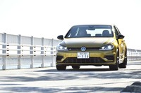 続いては「ゴルフR」の特別仕様車「パフォーマンス」に試乗。2017年10月に100台の台数限定で発売されたが、すでに完売しているそう。