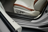 「レクサスLC」一部改良　走りを高めた特別仕様車“ピナクル”も登場の画像