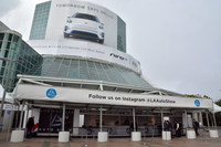 毎年、ロサンゼルスモーターショーはダウンタウン（市の中心部）から数マイルの位置にあるコンベンションセンターで行われる。