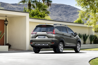 三菱が「エクスパンダー クロス」の前後デザインを一新の画像